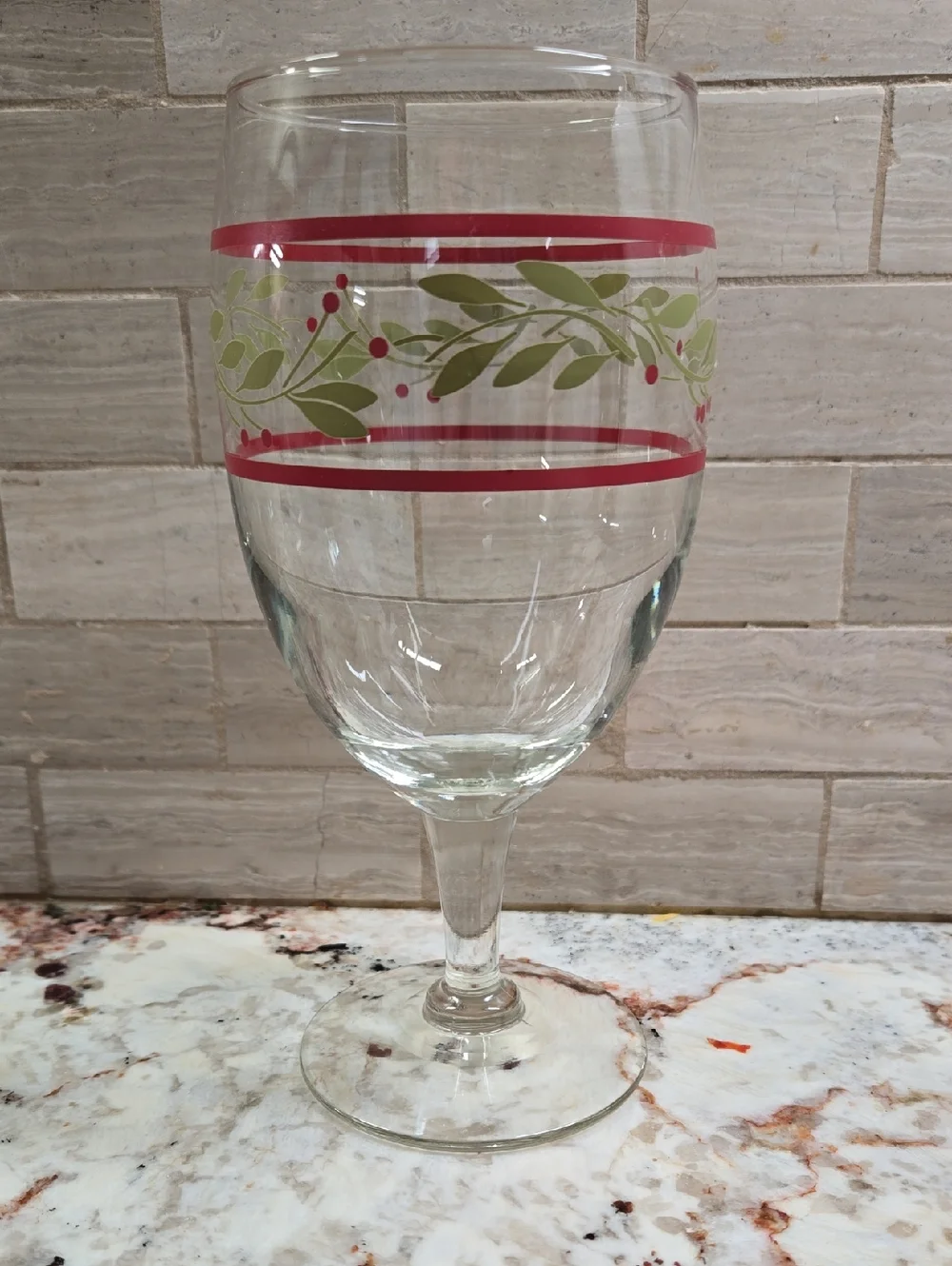 6 Berry Goblets And 6 Beverage Glasses